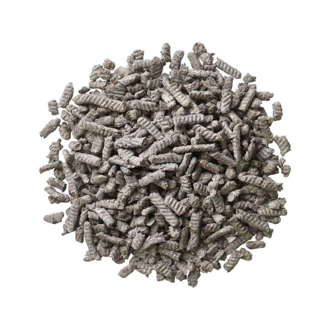 A small mound of Breeder Celect Plus Kitten Litter